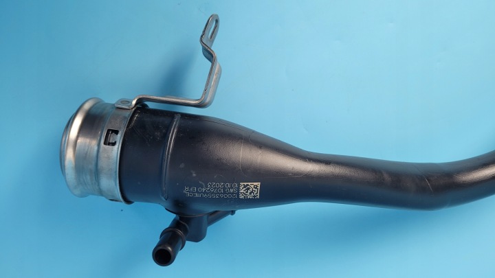 BMW X1 U11 SDRIVE18I 23R FIL TUYAU GOULOTTE DE REMPLISSAGE DE CARBURANT 8741459