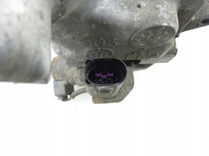 COMPRESSEUR DE CLIMATISATION SKODA FABIA I 1.4 16V 6Q0820803R