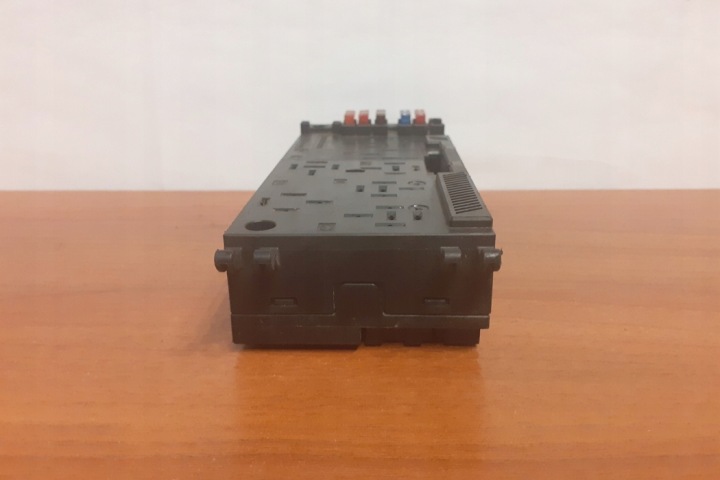 BOÎTE FUSIBLES AUDI 100 (5000) 4338 2001