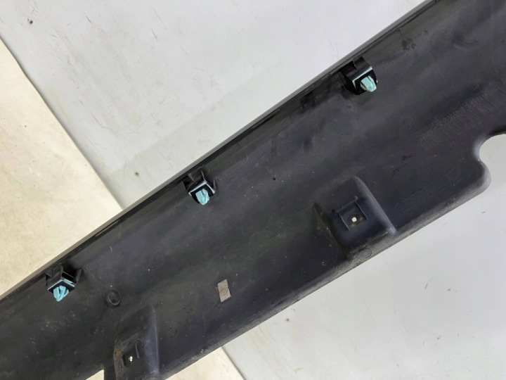 MOULURE SEUIL HYUNDAI GRANDEUR 05-11R. DROITE REVÊTEMENT SEUIL SEUIL EXTERNE
