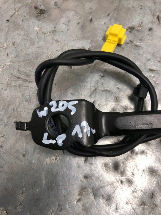 AGRAFE COURROIE GAUCHE AVANT MERCEDES W205 UNIVERSEL A2058600169