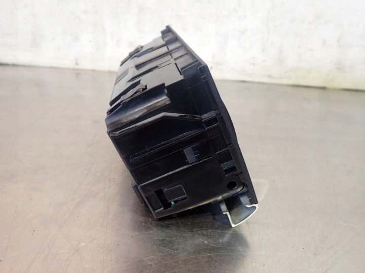 PANNEAU CONDUIT D'AIR CLIMATISATION AUDI AUDI A4 B7 8E0820043BJ CÂBLAGE MÂCHOIRES
