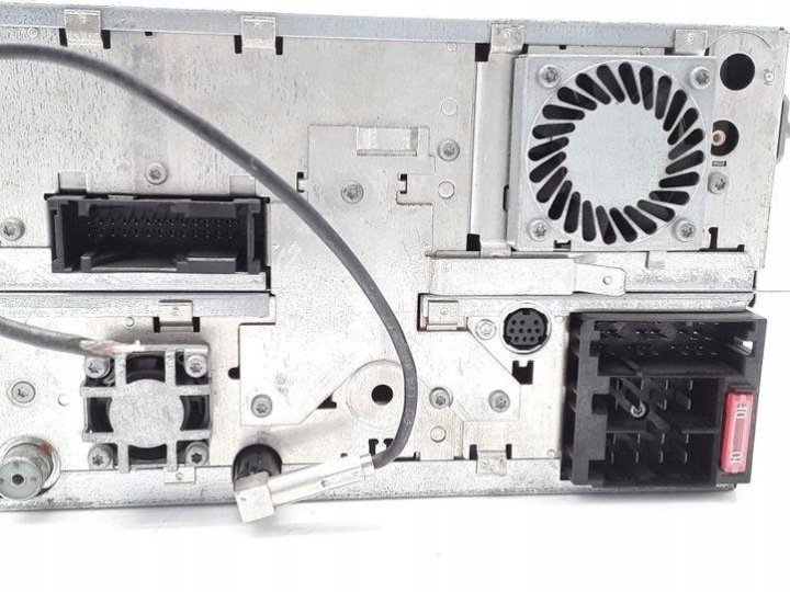 4B0035192 RADIO AVEC NAVIGATION 2.4 121 2003 AUDI A6 AVANT (4B5 C5)