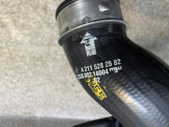TUYAU TUYAU TUYAU DE DÉRIVATION ÉCHANGEUR D'AIR DE SURALIMENTATION FIL AIR MERCEDES W211 2.7 CDI