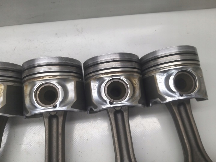 PISTON BIELLE BIELLE DENKO 3.0 TDI ASB A6 C6 A8 D3 A4 B7 059AA 83L57 R122