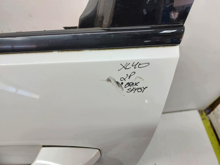 VOLVO XC40 LIFT PORTES AVANT GAUCHE