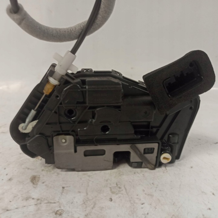 SKODA OCTAVIA 4 IV SERRURE DE PORTE DROIT ARRIÈRE 5TA839016Q