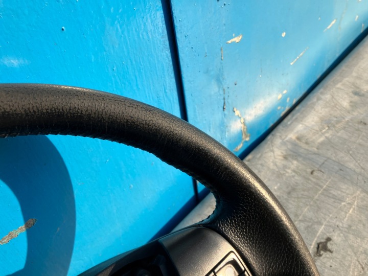 VOLVO S40 II V50 VOLANT CUIR 8687335