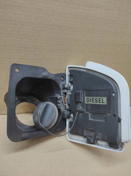CLAPET BOUCHON GOULOTTE DE REMPLISSAGE CARBURANTS RENAULT MASTER III 781200017R
