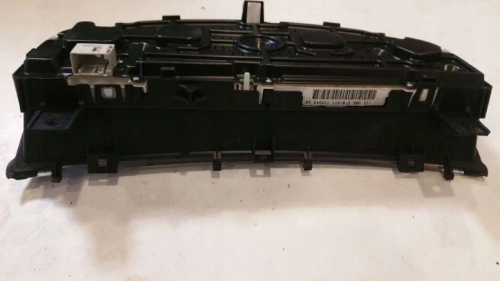 COMPTEUR OPEL VECTRA C ESTATE 13165963MK 2.2L GASOLINE 2004