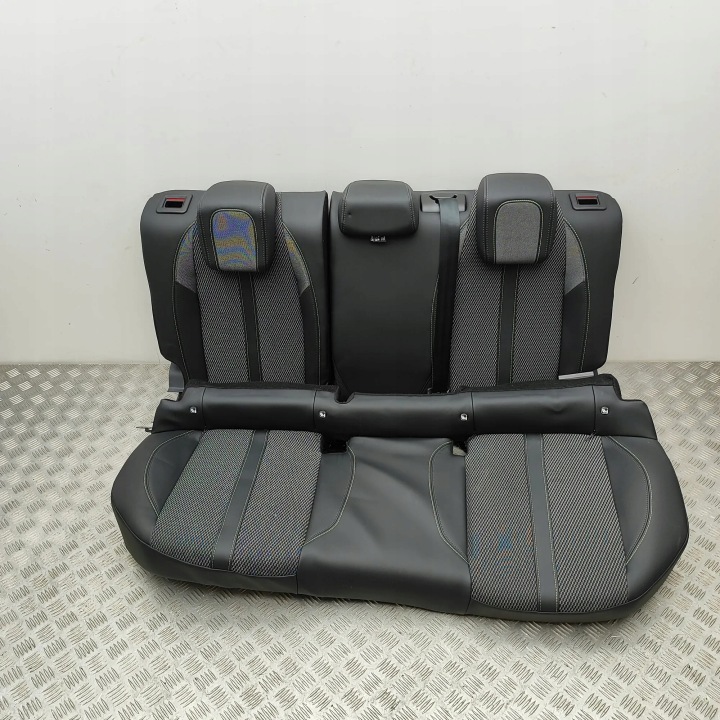ENSEMBLE SIÈGES PEUGEOT 2008 II 9825563280 35972391 100KW 2025
