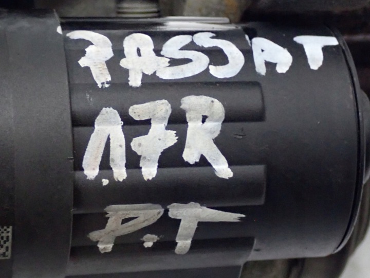 ÉTRIER DE FREIN DE FREIN PETIT MOTEUR DROIT ARRIÈRE ARRIÈRE VW PASSAT B8 3Q0615406M