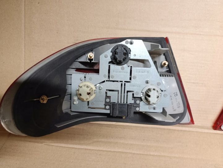 PHARE ARRIÈRE DROITE GAUCHE MERCEDES E CLASSE BERLINE A2108203364 A2108203464