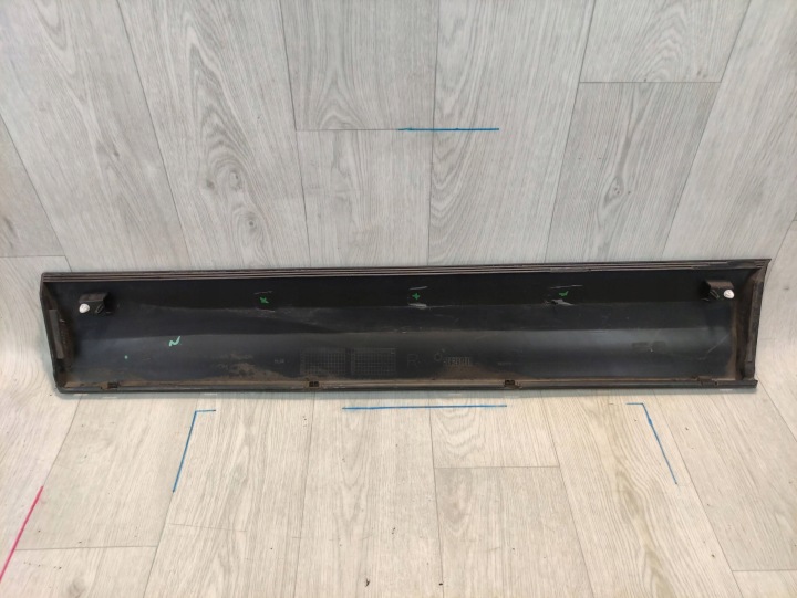 SKODA KAROQ MOULURE PORTES DROIT AVANT 57A854940