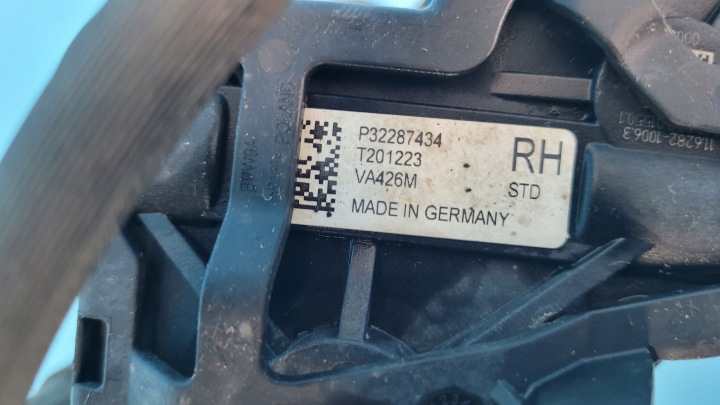 VOLVO XC60 II 21R 2.0D ÉTRIER DE FREIN DE FREIN DROIT ARRIÈRE 32287434