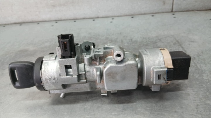 CONTACTEUR D'ALLUMAGE MAZDA PREMACY CP 1.8B 01-05R