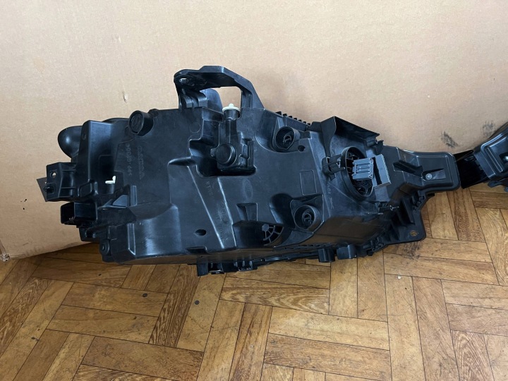 VOLVO XC60 II 2017-2024 PHARES AVANT L+P