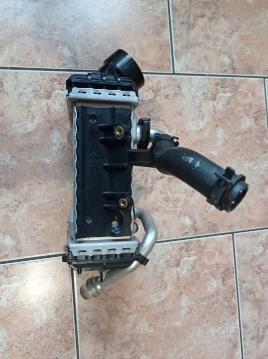 RADIATEUR AIR DOLADOWANEGO MERCEDES W213-205-253 MOTEUR 654 6540904101