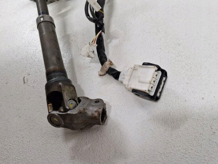 TOYOTA MATRIX 2 II E140 COLONNE DIRECTION SUPPORT 995-13001