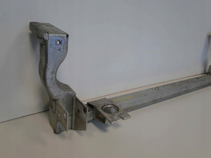 POUTRE INFÉRIEURE COURROIE AVANT MERCEDES A W176 B W242 W246 W117 W156 OE A2466200019