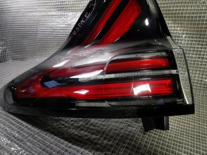 RENAULT ESPACE V 5 14-19 PHARE ARRIÈRE GAUCHE LED 265558327R