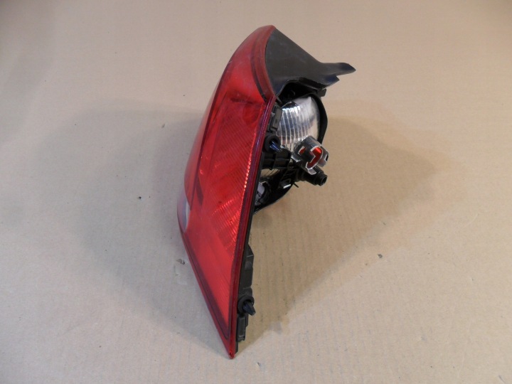 VW GOLF VII 7 BERLINE COMPACTE 2012-17 PHARE ARRIÈRE DROITE