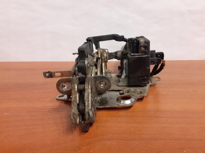SERRURE COUVERCLES DE COFFRE COUVERCLES DE COFFRE MERCEDES W210 0390201678