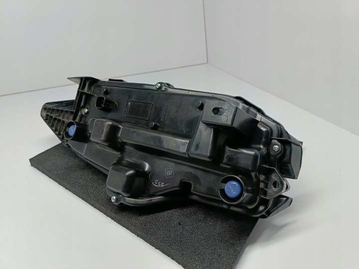 TOYOTA YARIS CROSS 20- PHARES ANTIBROUILLARD FJD DROIT CLIGNOTANT LED KOITO 0D-317