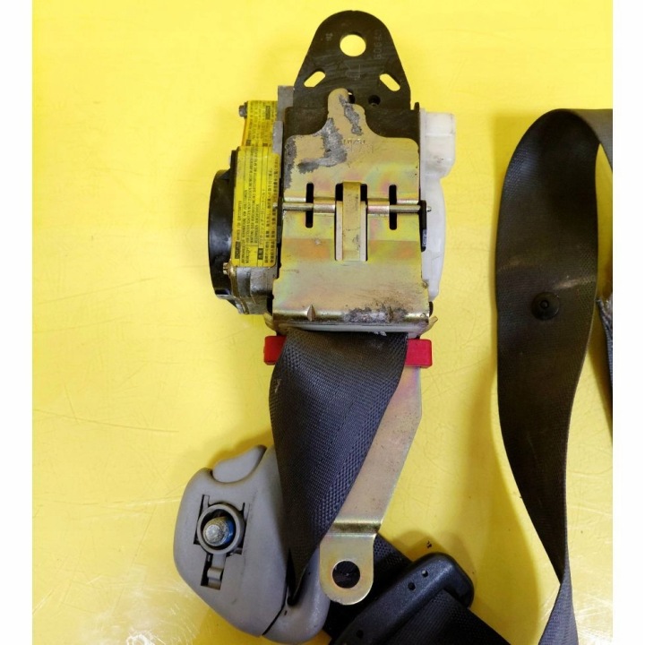 CEINTURE DE SÉCURITÉ DROIT AVANT MITSUBISHI COLT TKAB2EN195 NR258