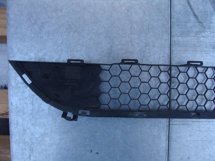 GRILLE PARE-CHOCS AVANT BAS INFÉRIEURE PEUGEOT 1007 04-09 R.