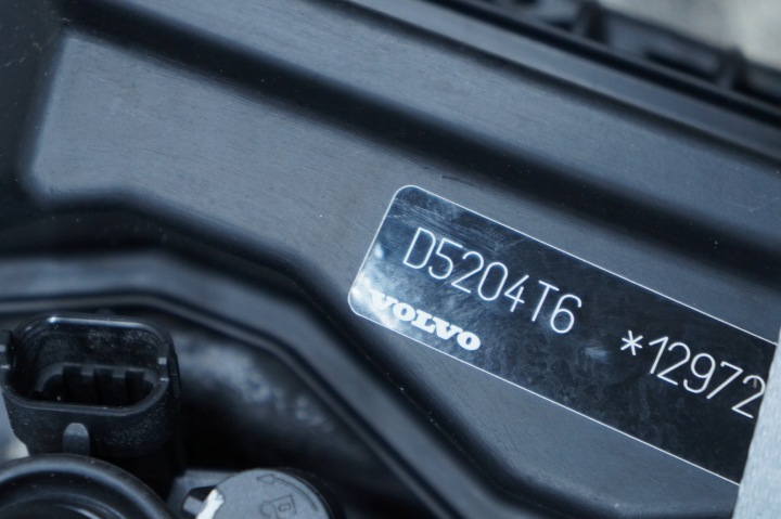 VOLVO V40 II D5204T6 POTEAU MOTEUR ENSEMBLE INJECTEURS 250 MILLE KM COLLECTEUR