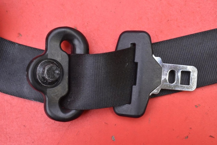 CEINTURE DE SÉCURITÉ DROIT ARRIÈRE TENDEUR 39823323 VOLVO V60 1 I LIFT 13-20