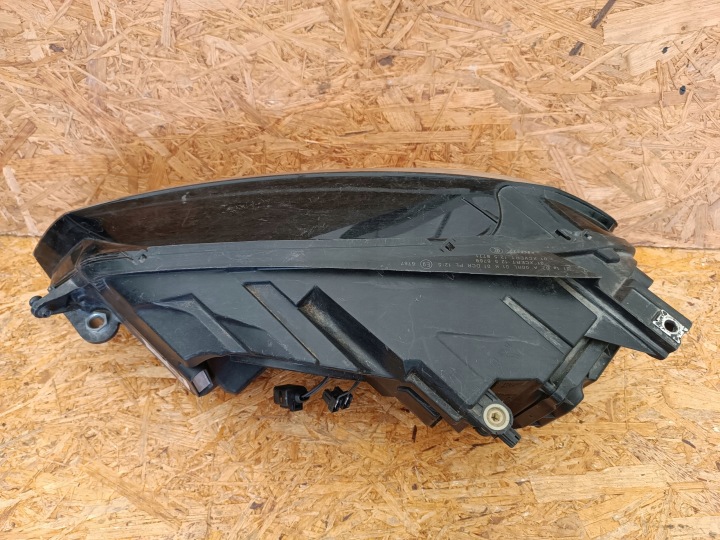 PHARE DROIT AVANT EUROPE PROJECTEUR 5G1941034 VOLKSWAGEN GOLF VII 7 XÉNON