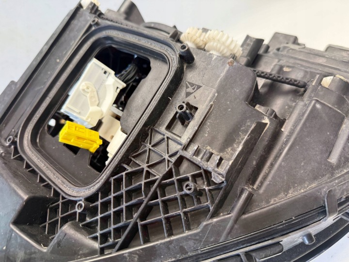 MERCEDES CLS W257 A257 MULTIBEAM LED DROITE AVANT AVANT A2579068400