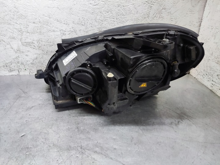 MERCEDES W204 LIFT C CLASSE PHARE DROITE AVANT COMPLET LED ILS UK A2048204639