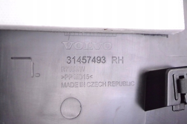 VOLVO XC40 2019 DROITE CÔTÉ PROTECTION SUPÉRIEURE MONTANTS B