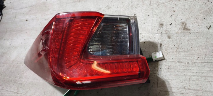 LEXUS RC 2019 ARRIÈRE CÔTÉ GAUCHE PHARE ARRIÈRE