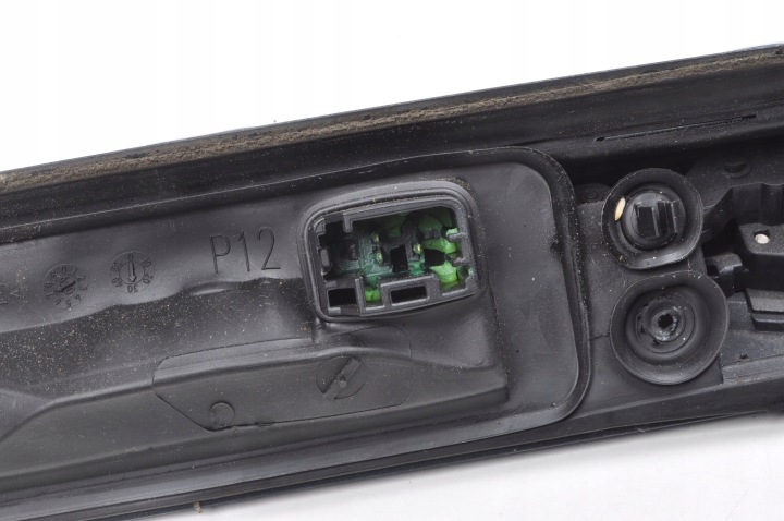 VOLVO V50 CACHE MOULURE COUVERCLES DE COFFRE LIFT 466-46 UNIVERSEL