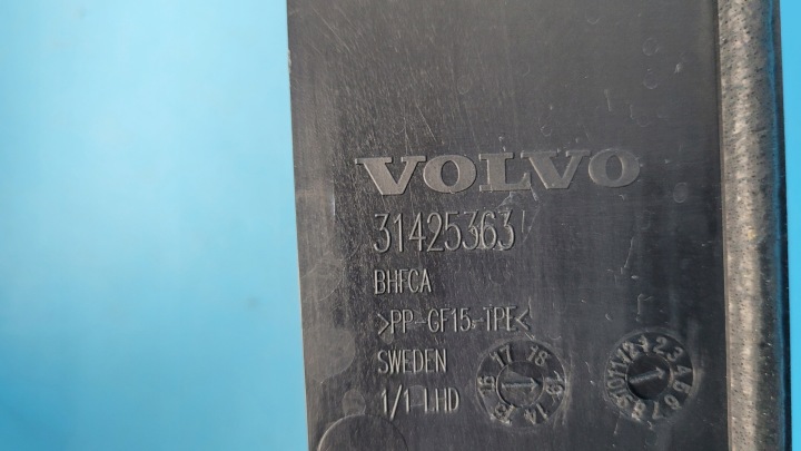VOLVO XC90 II 19R GUIDE D'AIR ADMISSION 31425363