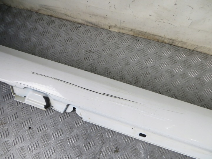MERCEDES C-KLASA W205 UNIVERSEL MOULURE SEUIL DROITE 149 A2056900240 14-