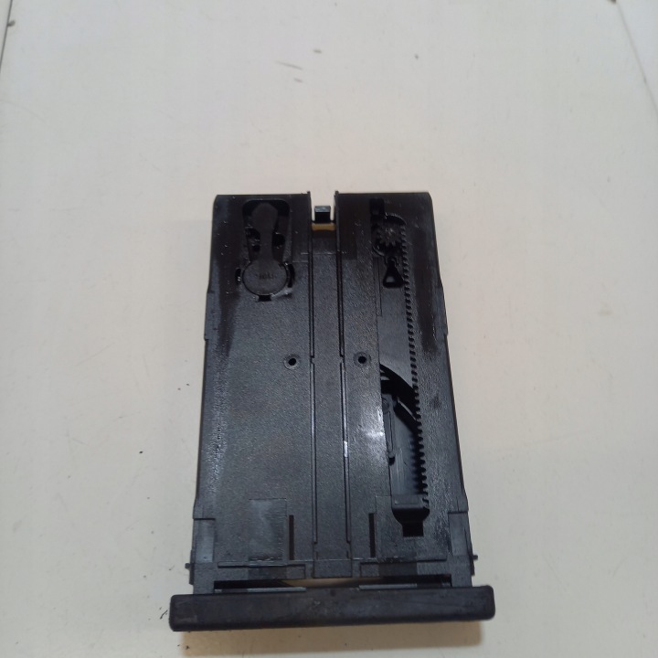 BOÎTE À GANTS POIGNÉE SUR BOISSONS VOLKSWAGEN SHARAN 1 7M3858601A