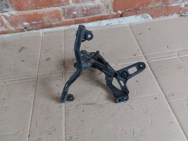 SUZUKI GSXR 750 DANS 94-95 CHÂSSIS FIXATION CARÉNAGE POIGNÉE