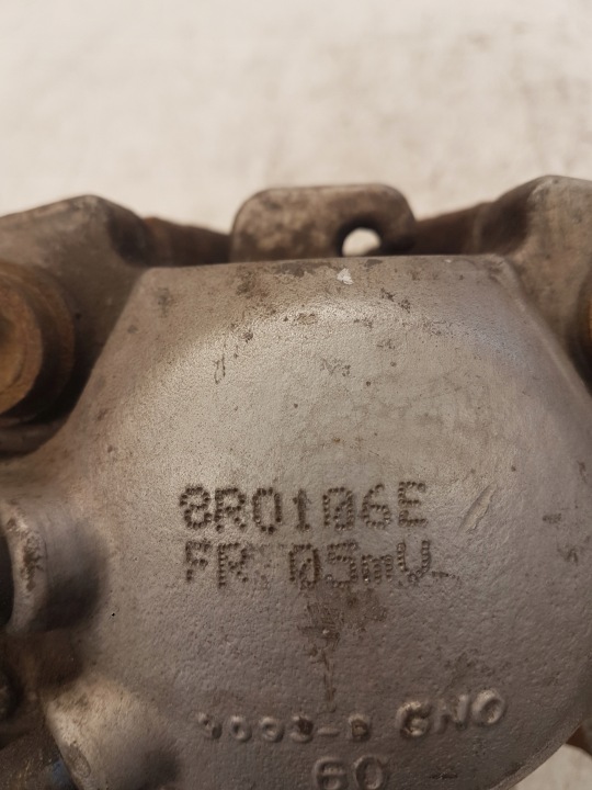 ÉTRIER DE FREIN DE FREIN DROIT AVANT AUDI Q5 A5 8R0106E