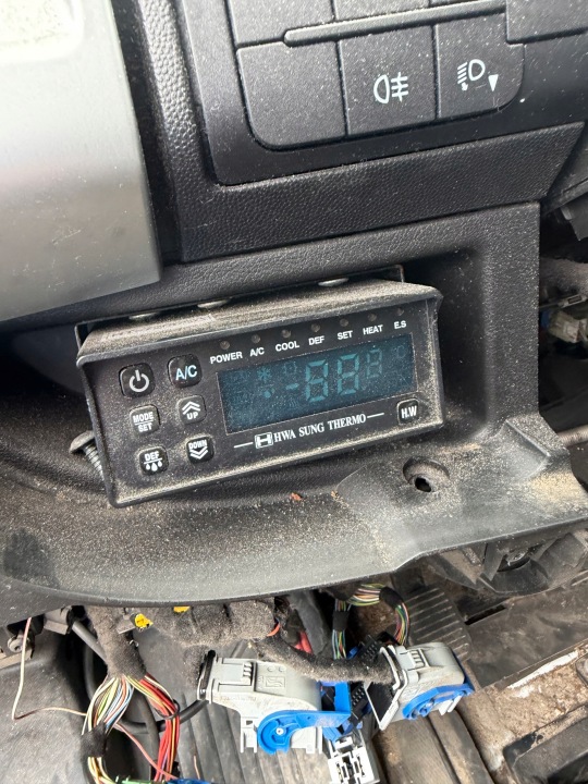RENAULT MASTER 3 III 4 IV 2018 ISOTHERME HAUTEUR 236 DLUG 426 LARGE 228 CHLODNIA