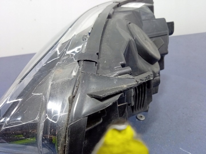 RENAULT CAPTUR PROJECTEUR DROIT 260102734R