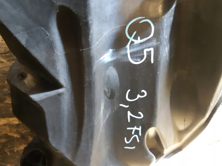 AUDI Q5 8R 3.2 FSI CHÂSSIS FILTRE AIR 8K0133835E