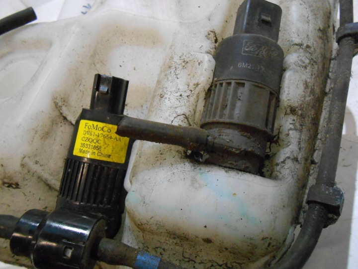 FORD MONDEO MK5 V RÉSERVOIR LAVE-GLACES DS73-13K175-AF