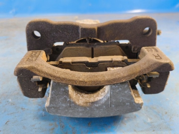 ÉTRIER DE FREIN DE FREIN AVANT DROIT 47730-47060 TOYOTA PRIUS 30 09-17