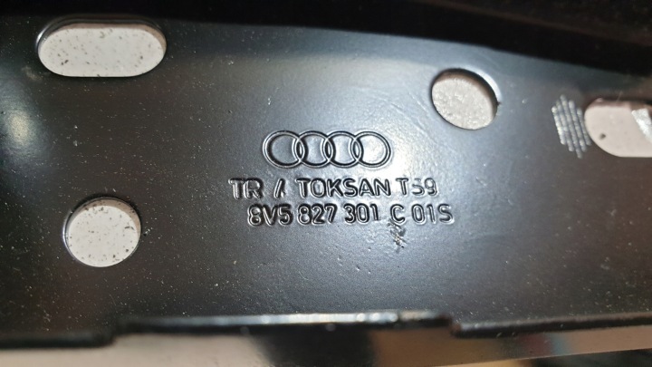 CHARNIÈRE COUVERCLES DE COFFRE COUVERCLES DE COFFRE AUDI A3 BERLINE 8V5827301C
