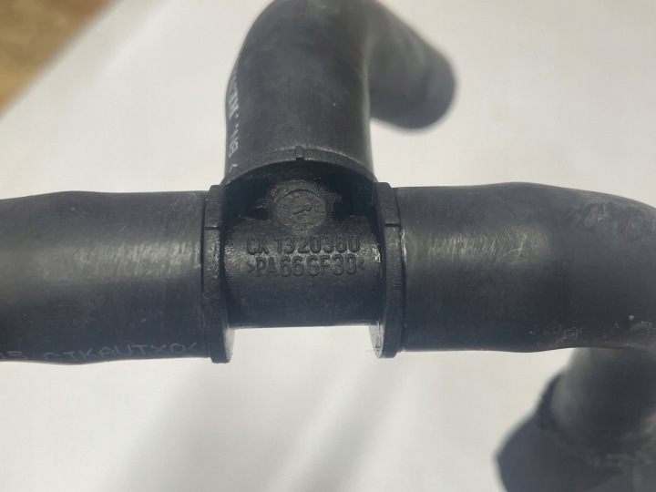 RENAULT CLIO IV FIL AQUATIQUE TURBOCOMPRESSEURS 1320380 2015 1200CM3